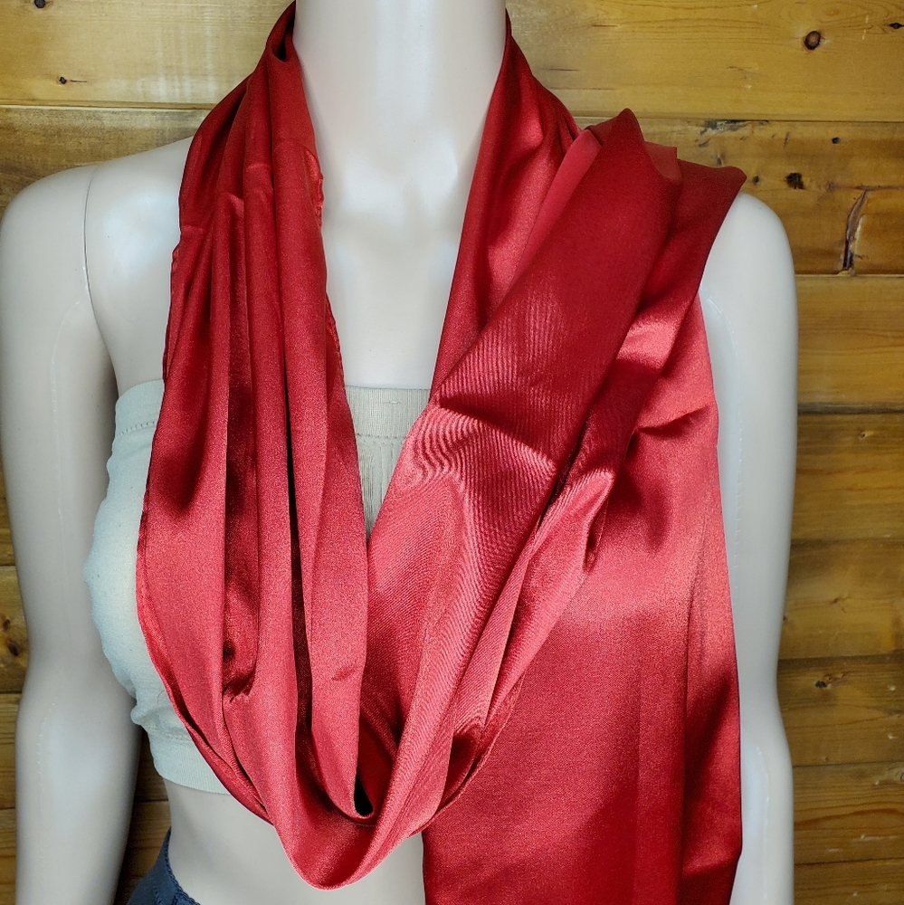 ❤️ 3/$15 NWOT Red scarf